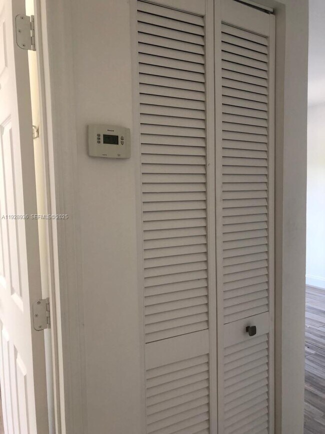 Building Photo - 665 NE 83rd Terrace