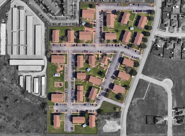 Primary Photo - Highpoint Village I