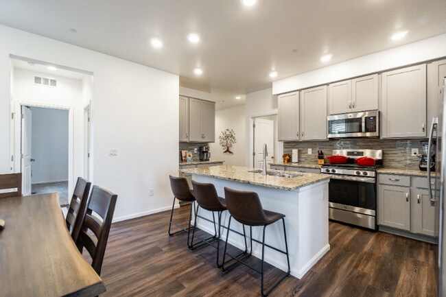 Building Photo - 444 Tigercat Wy