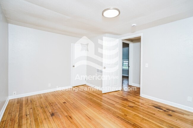 Building Photo - 5920 N 68th St