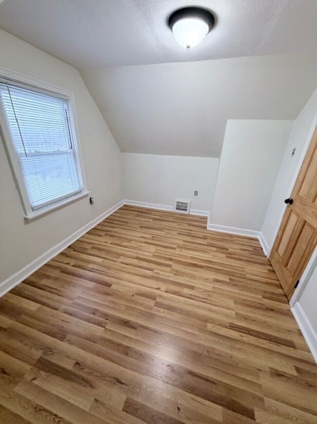 Building Photo - $1250-  3 bedroom house in Bon Air