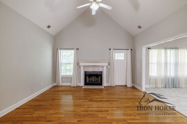 Building Photo - 411 Timber Creek Dr