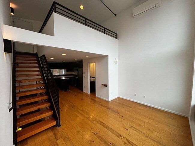 Building Photo - Modern Townhome For Lease Near Columbia City | 2 Bed | 2.5 Bath | A/C | Covered Parking