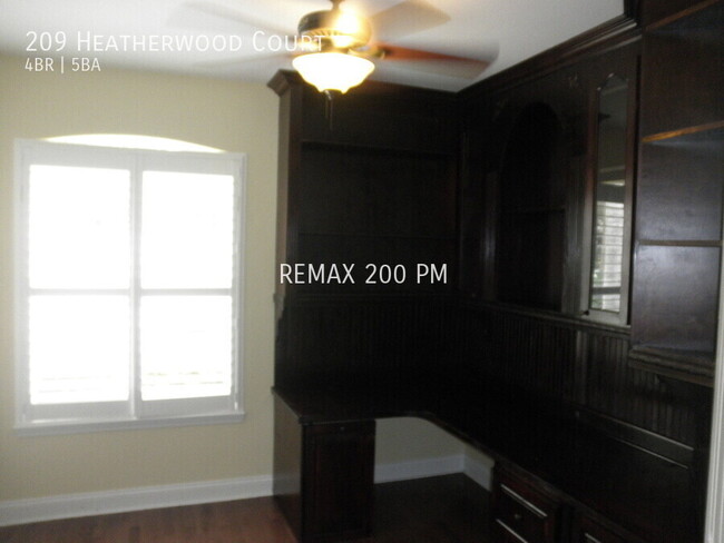 Building Photo - 209 Heatherwood Ct