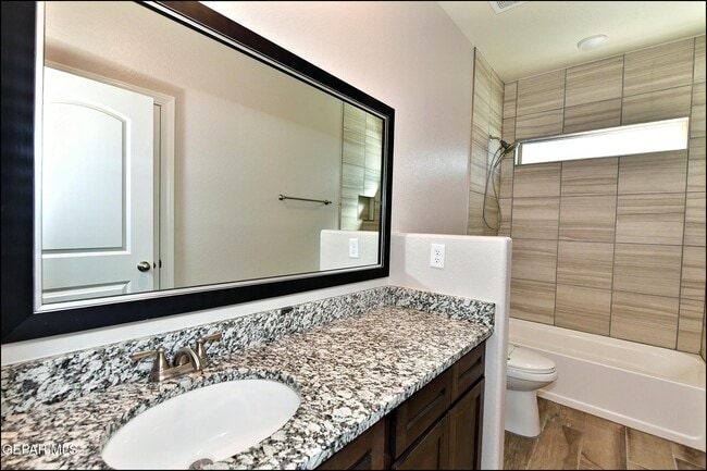 Building Photo - 10716 Drew Pearson Dr