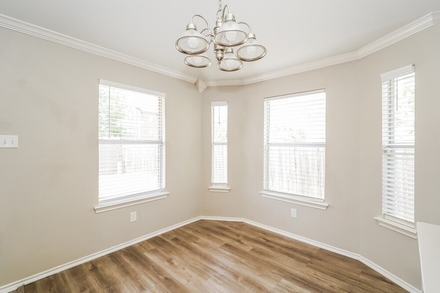 Building Photo - 2105 Pacino Dr