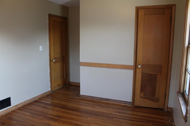 Building Photo - 907 N Grant St