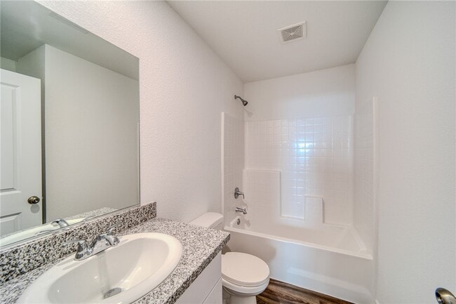 Building Photo - 2469 Pesuna Dr
