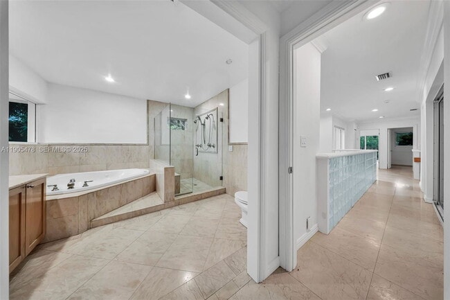 Building Photo - 4000 Alhambra Cir