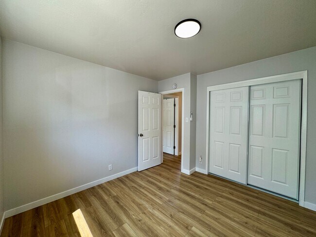 Building Photo - Adorable Newley Remodeled Home Available Now in Sacramento!