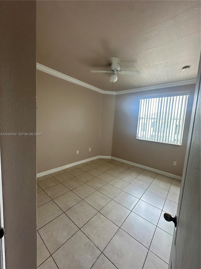 Building Photo - 1656 SE 29th Ct
