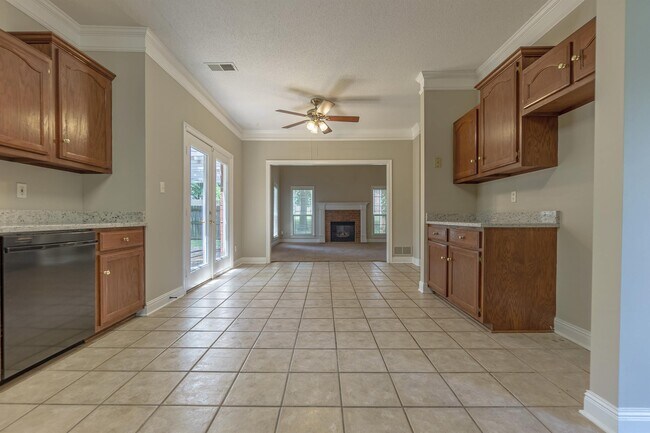 Building Photo - 4375 Big Horn Dr S
