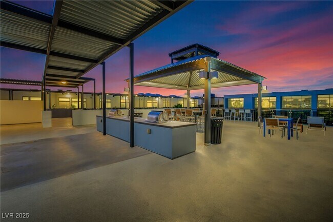 Building Photo - 8925 W Flamingo Rd