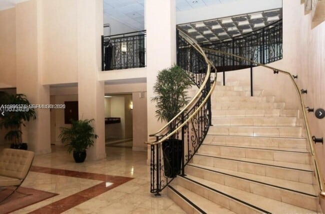 Building Photo - 5825 Collins Ave