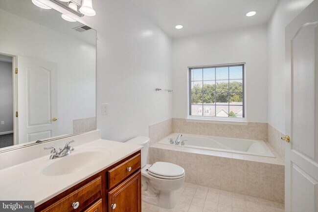 Building Photo - 17485 Bayou Bend Cir