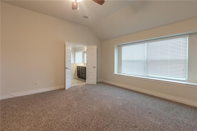 Building Photo - 124 Crooked Trail