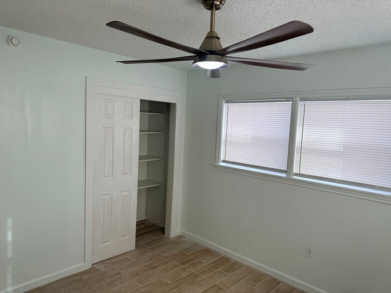 Building Photo - 2501 Redbud Ave