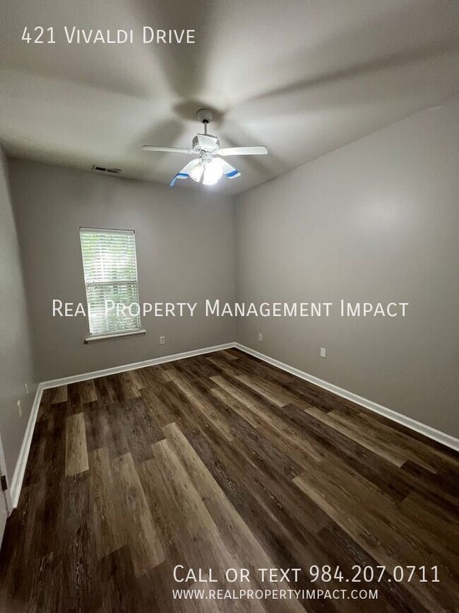 Building Photo - 421 Vivaldi Dr