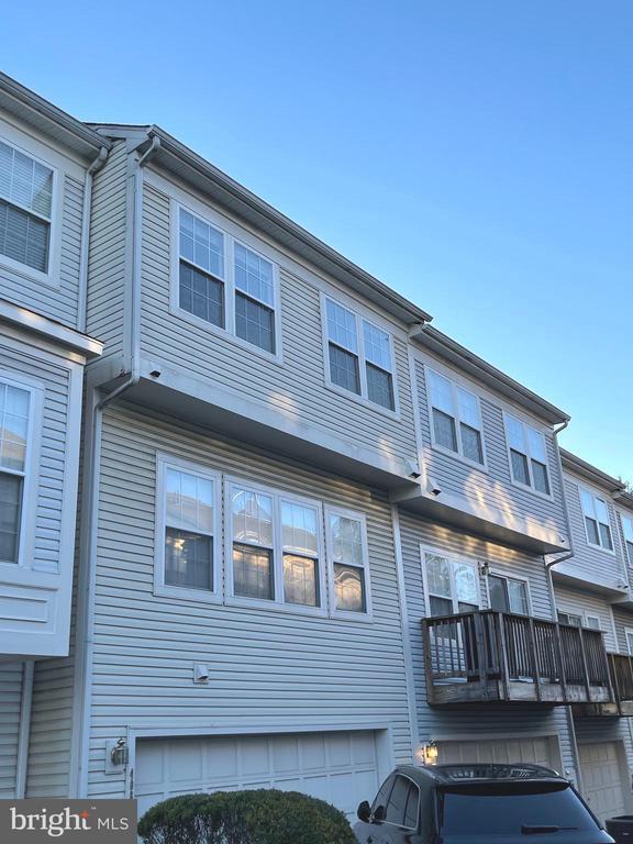 Building Photo - 4080 Fountainside Ln