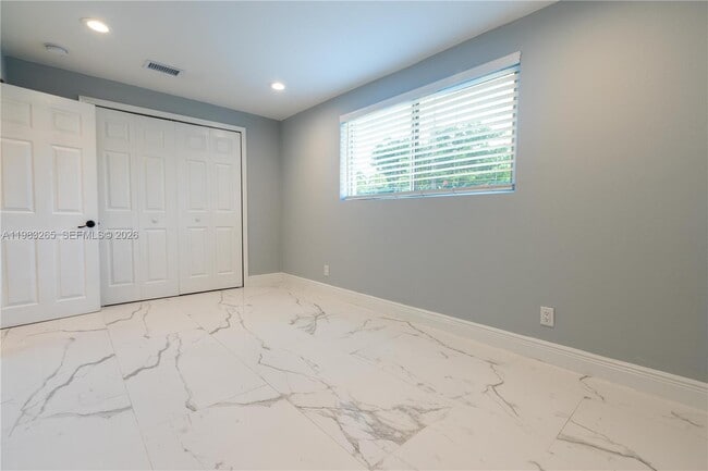 Building Photo - 11 Judy Pl