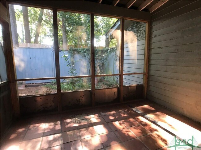 Building Photo - 114 Hidden Lake Ct