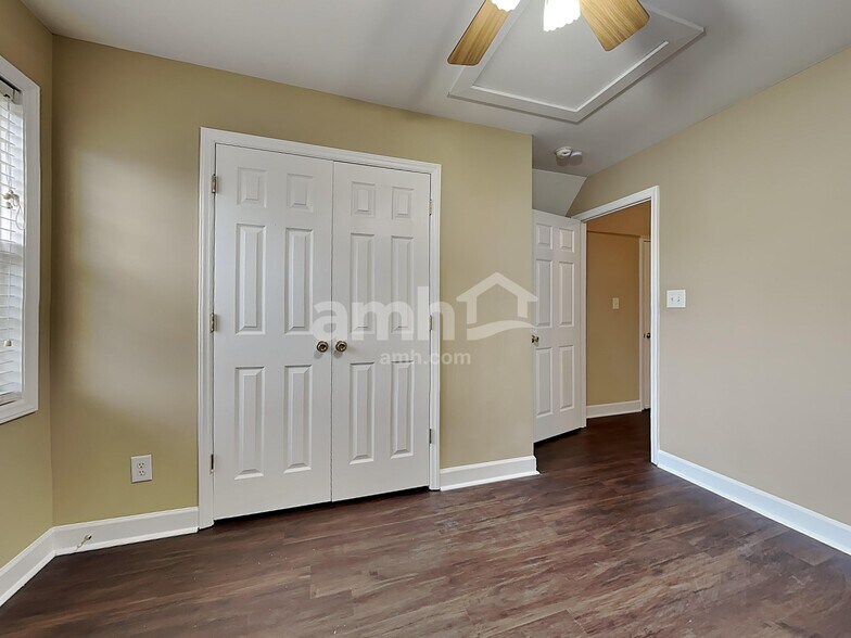 Building Photo - 7904 Willow Croft Dr