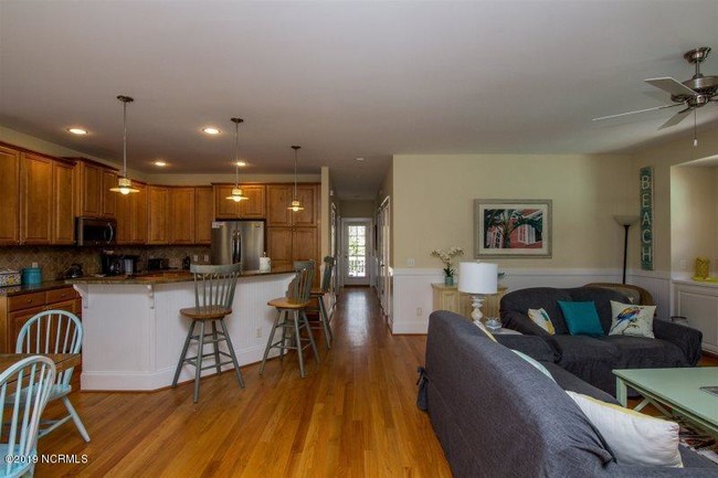 Building Photo - 221 Seawatch Way