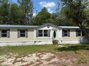 Building Photo - 3 bed 2 bath single family home in quiet area