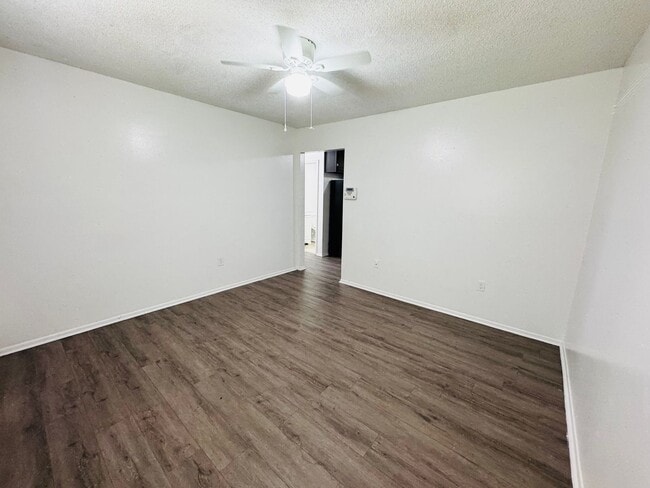 Building Photo - 3617 Clayton Dr