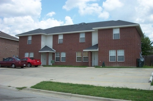 Building Photo - 5705 Redstone Dr