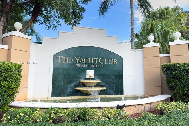 Building Photo - 19901 E Country Club Dr