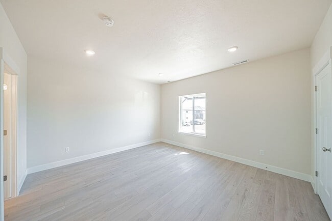 Building Photo - Teton River Townhomes
