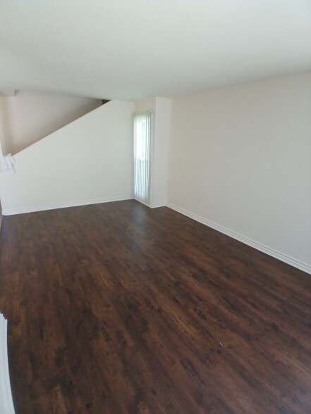 Building Photo - 837 Amigos Way