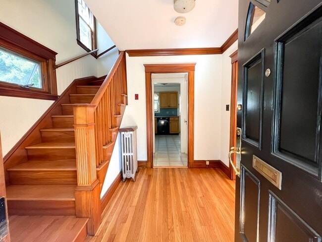 Building Photo - 15 Ledyard St