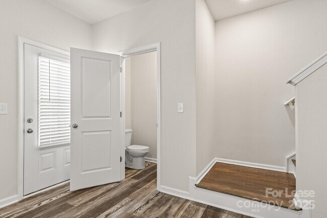 Building Photo - 117 Dogwood Vlg Trl
