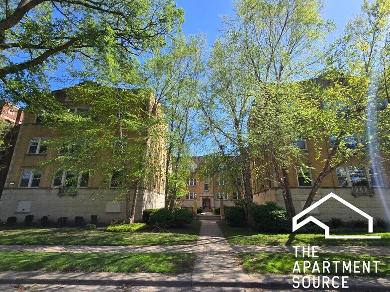 Building Photo - 908 Reba Pl