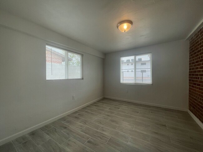 Building Photo - 4349 E Lester St
