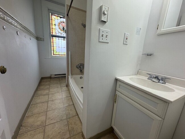 Building Photo - 4821 Centre Ave