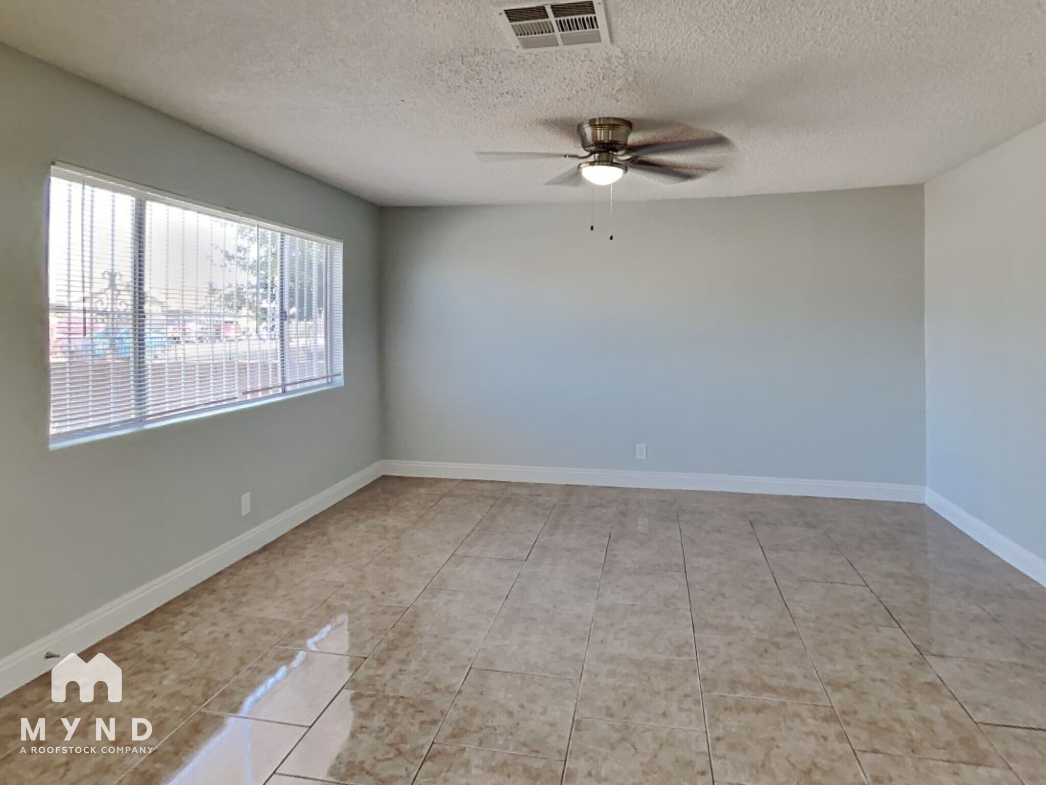 Building Photo - 1165 Hart Ave