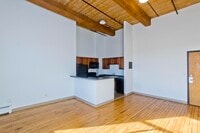 Building Photo - 45 Willow St