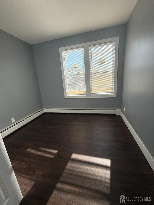 Building Photo - 205 Duncan Ave