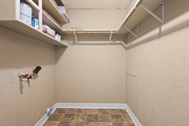 Building Photo - 8598 Cornell Dr