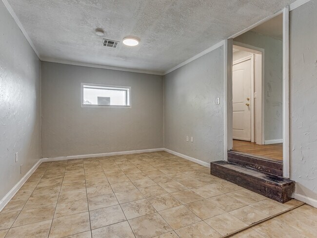 Building Photo - 4308 NW 23rd St