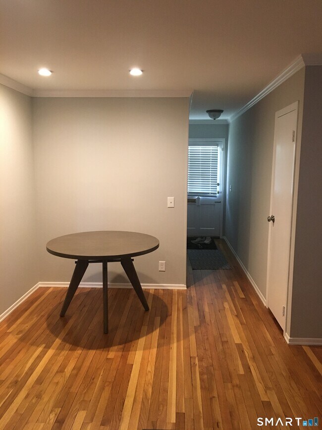 Building Photo - 245 Unquowa Rd