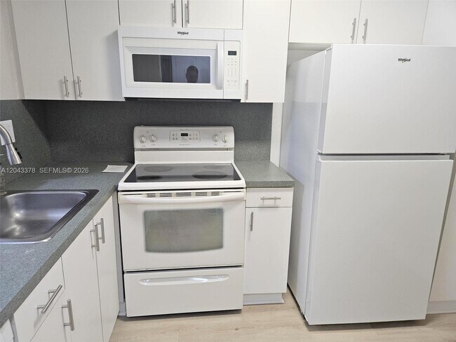 Building Photo - 11223 SW 88th St