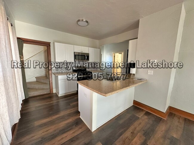 Building Photo - Updated 2 Bedroom Home | Great Location