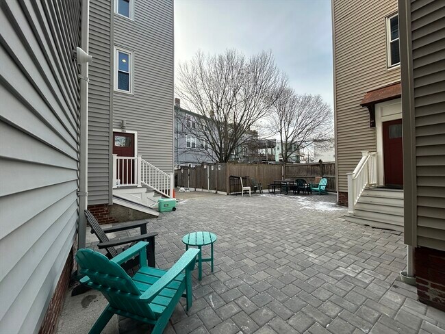 Building Photo - 357 Prospect St