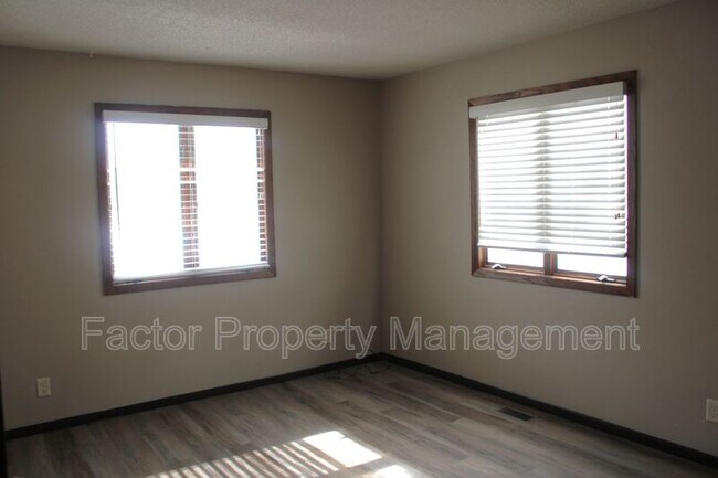 Building Photo - 101 Heather Ln