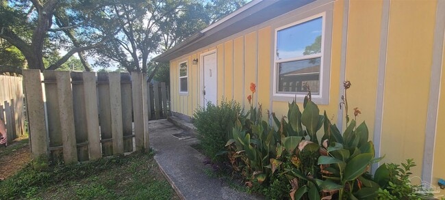Primary Photo - 1365 Toni St