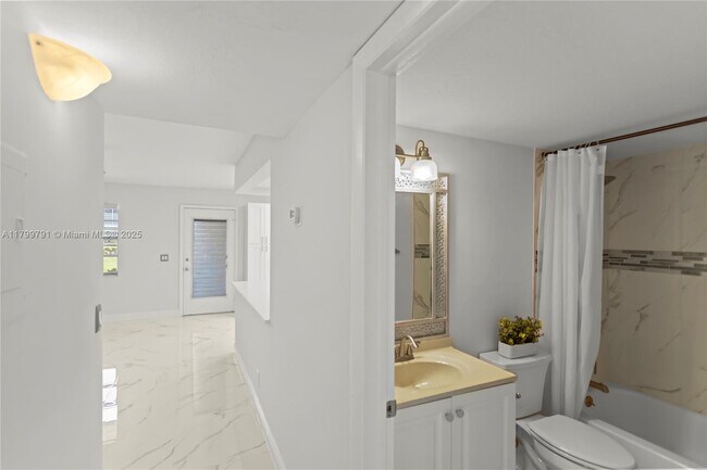 Building Photo - 108 Flanders C